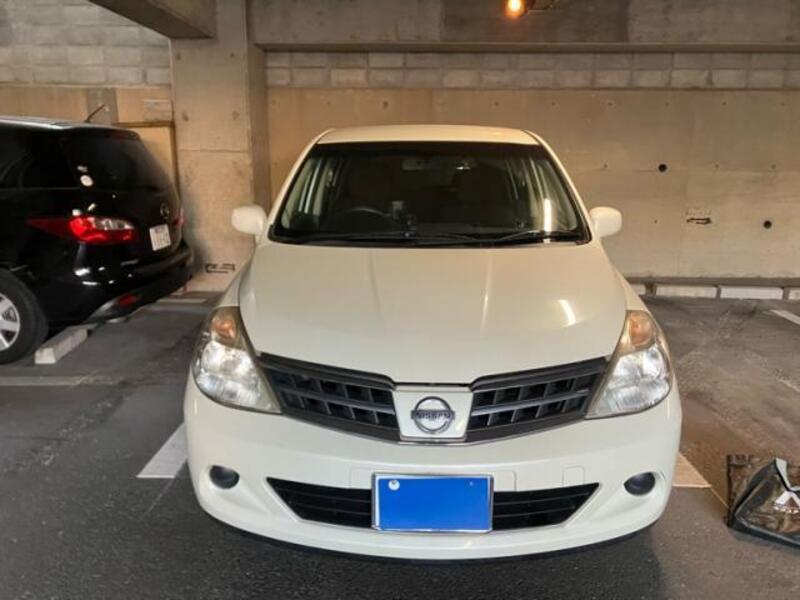 NISSAN TIIDA
