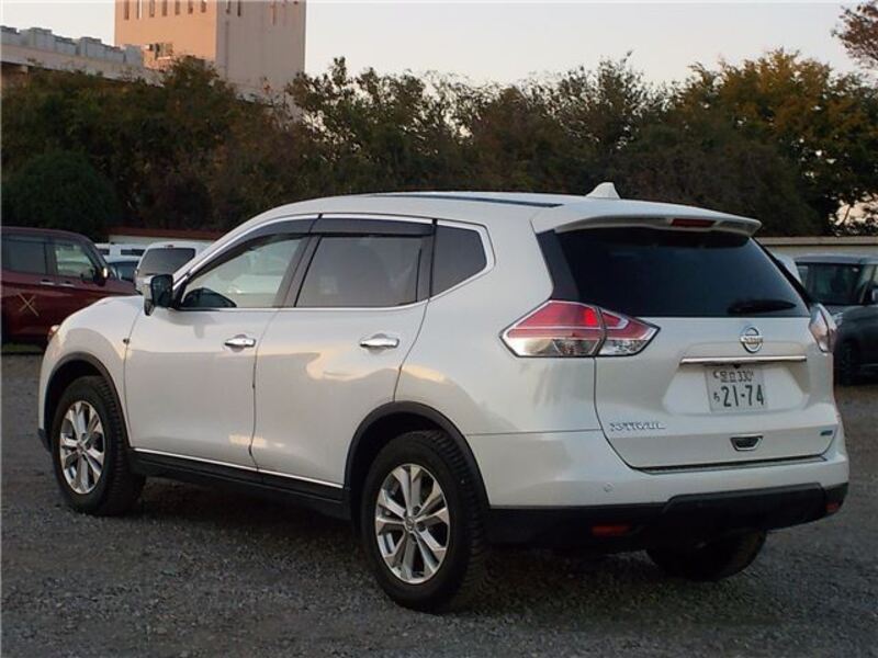 X-TRAIL