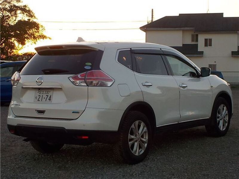 X-TRAIL