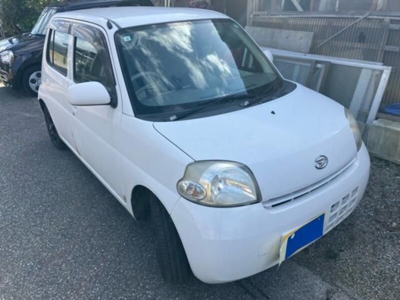 DAIHATSU ESSE