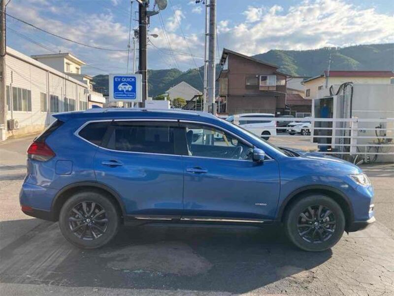 X-TRAIL