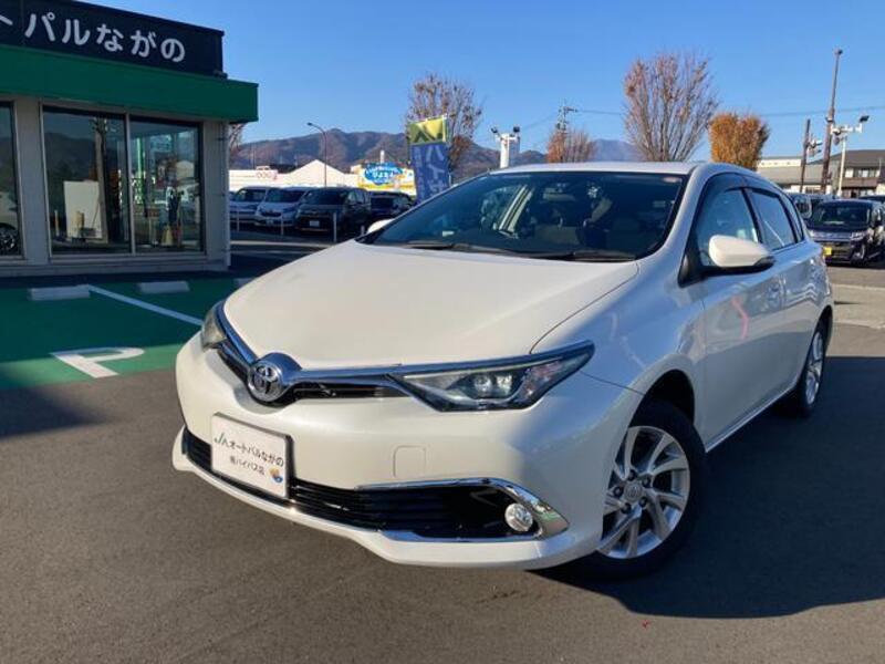 TOYOTA AURIS