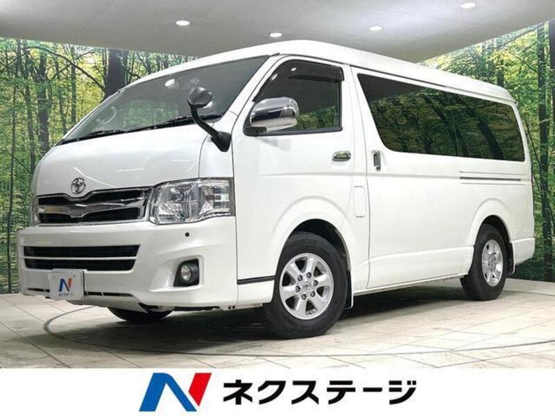 TOYOTA HIACE VAN