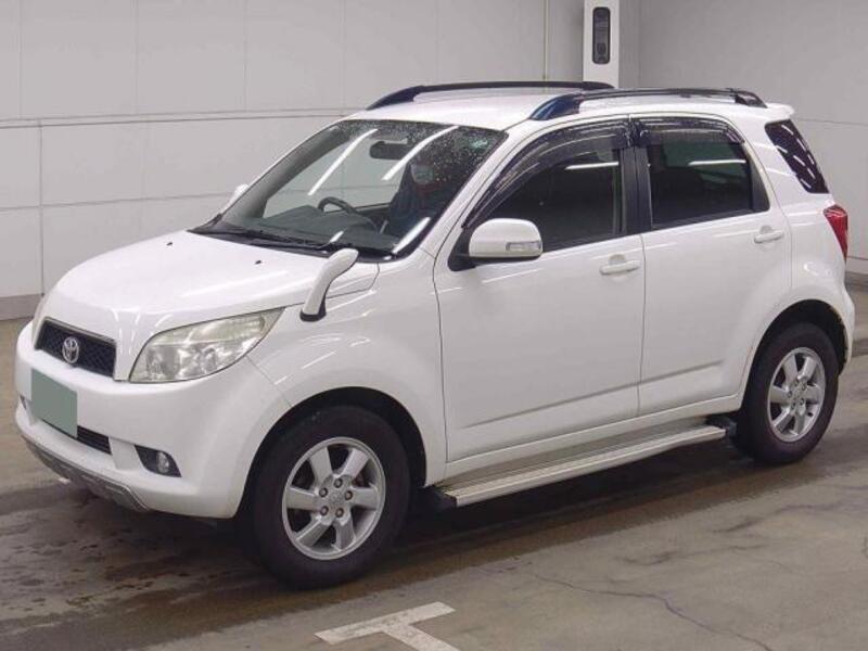 TOYOTA RUSH