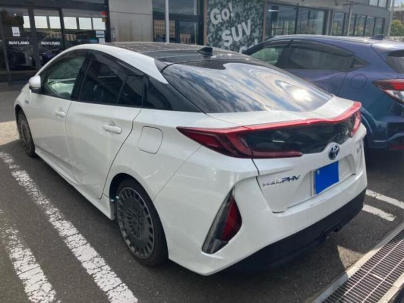 PRIUS PHV
