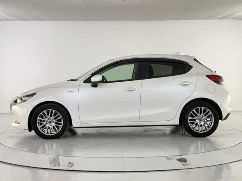 MAZDA2
