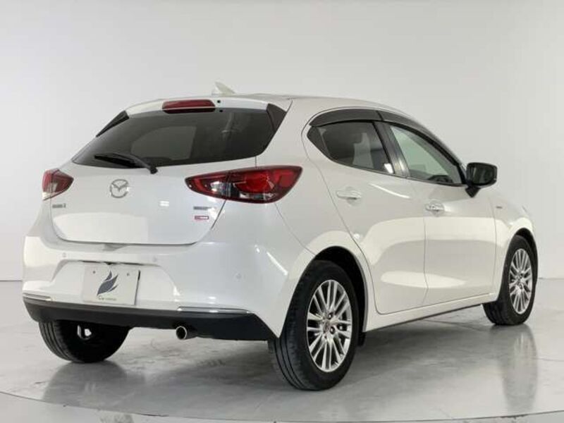 MAZDA2
