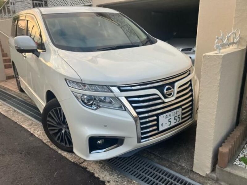 NISSAN ELGRAND