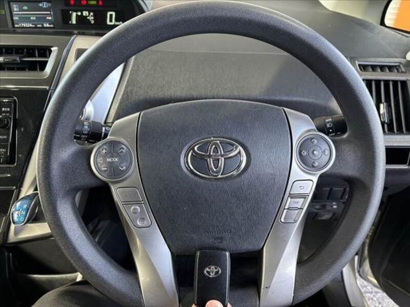 PRIUS ALPHA