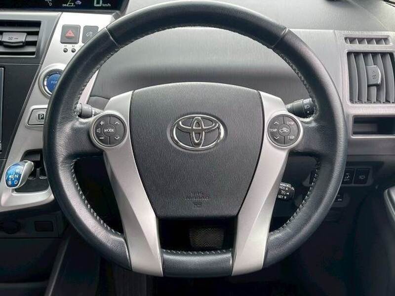 PRIUS ALPHA