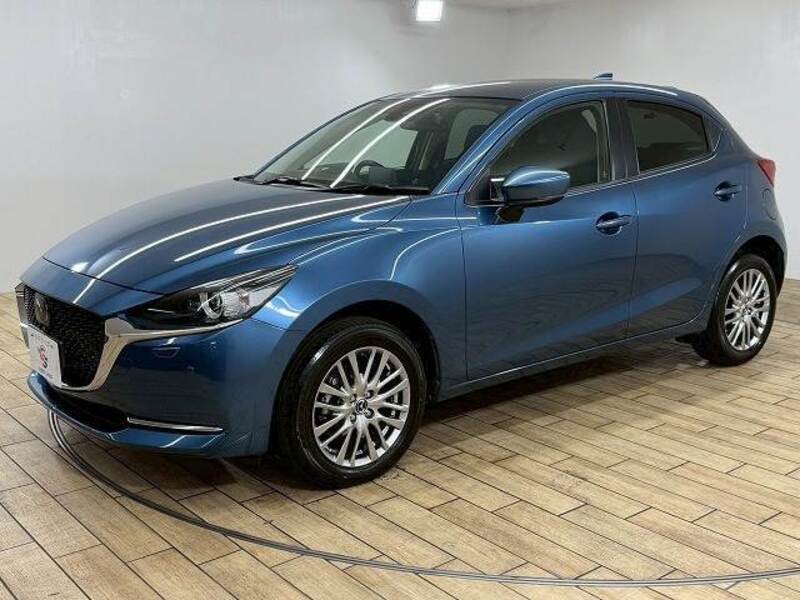 MAZDA2