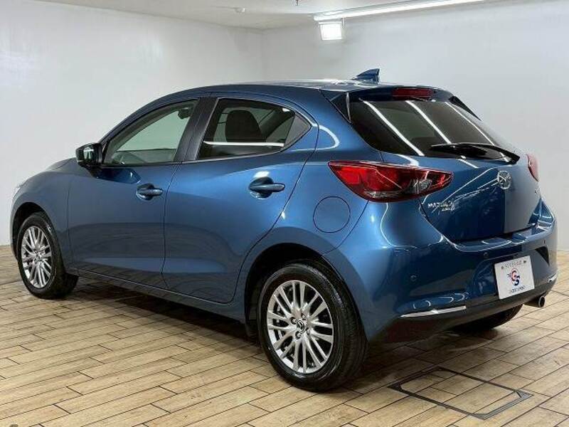 MAZDA2