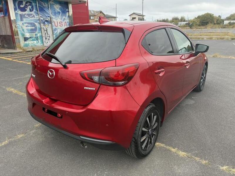 MAZDA2