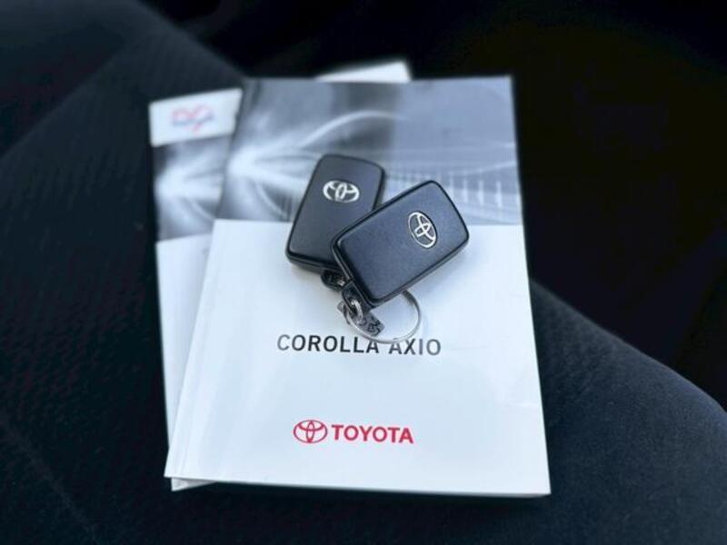 COROLLA AXIO