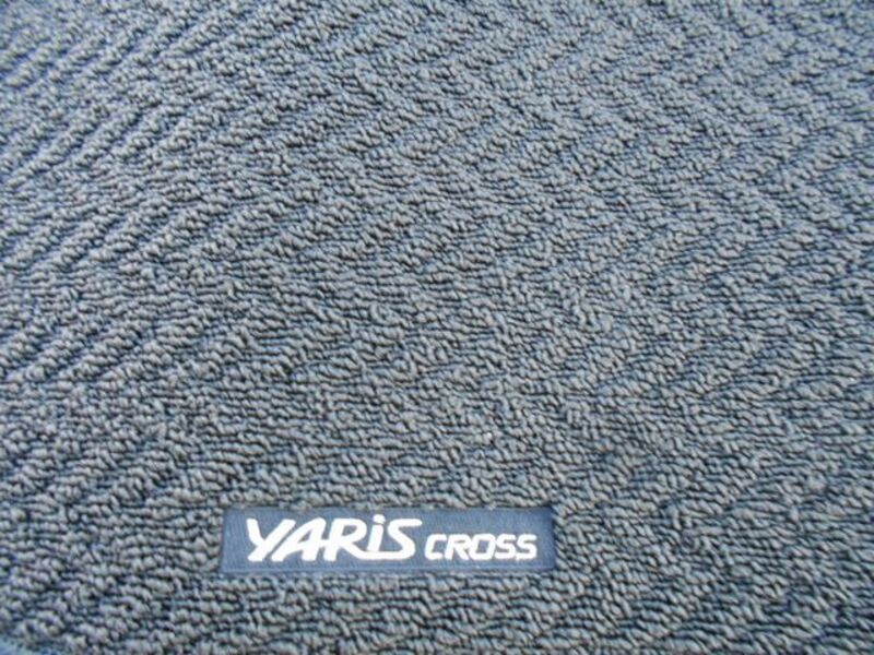YARIS CROSS