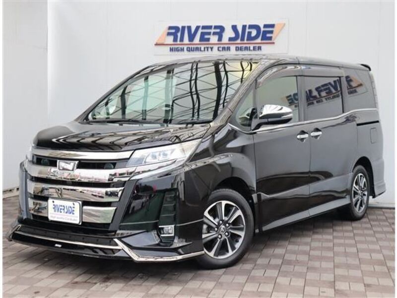TOYOTA NOAH