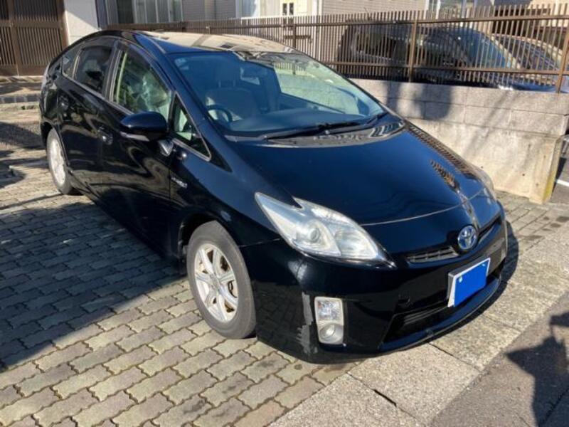 TOYOTA PRIUS