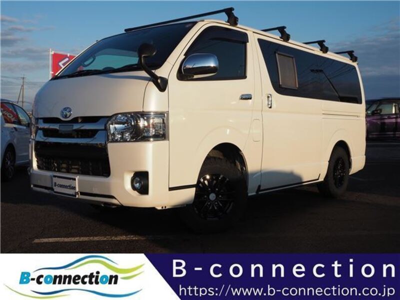 TOYOTA HIACE