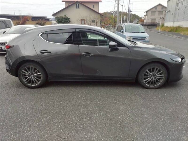 MAZDA3