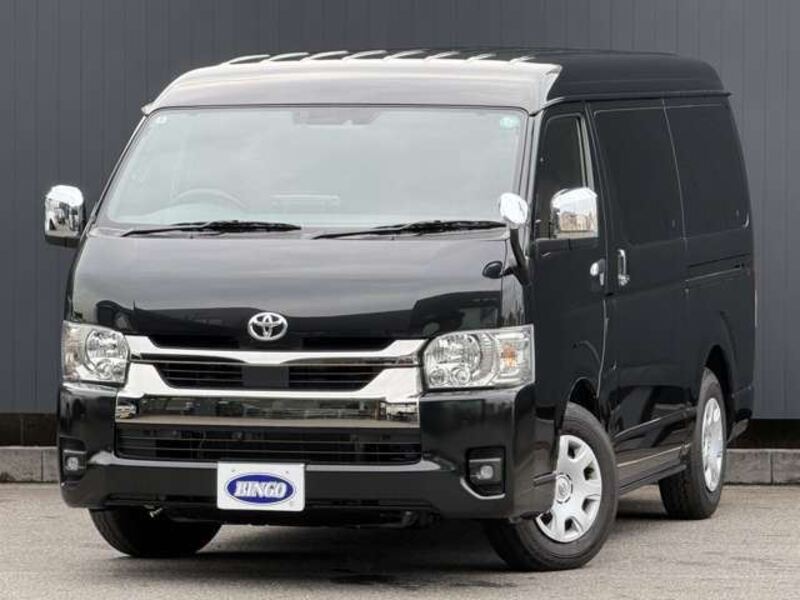 TOYOTA HIACE VAN
