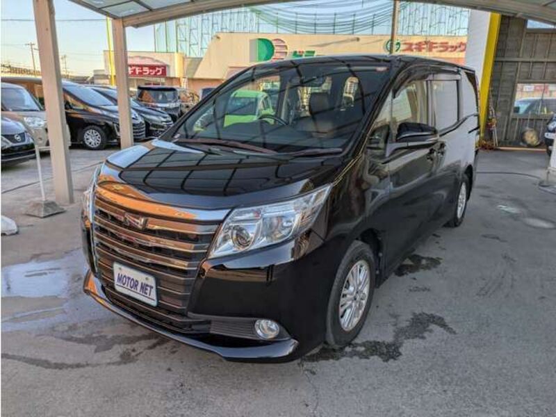 TOYOTA NOAH