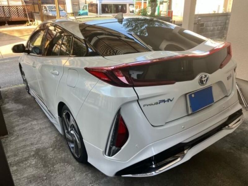 PRIUS PHV