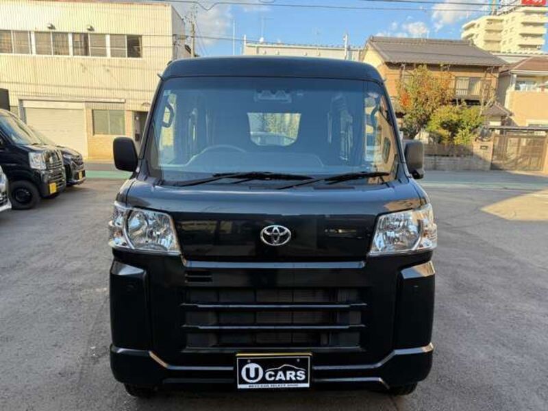 TOYOTA PIXIS VAN