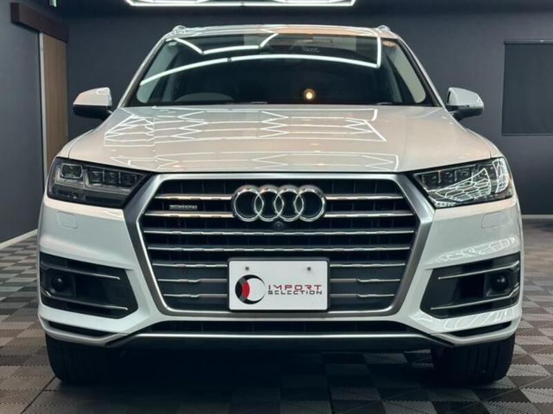 Q7