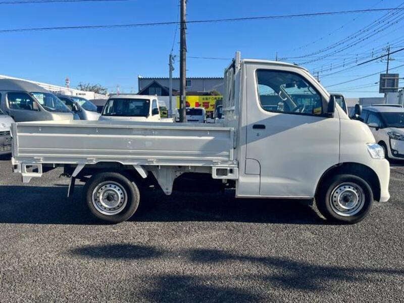 TOWNACE TRUCK