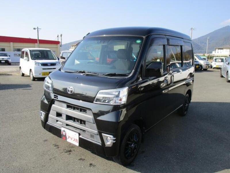 TOYOTA PIXIS VAN