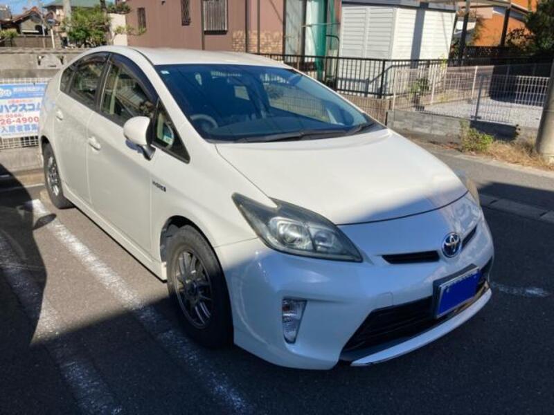 TOYOTA PRIUS