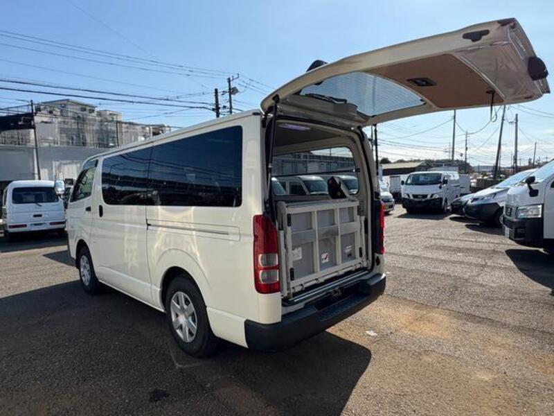 HIACE VAN