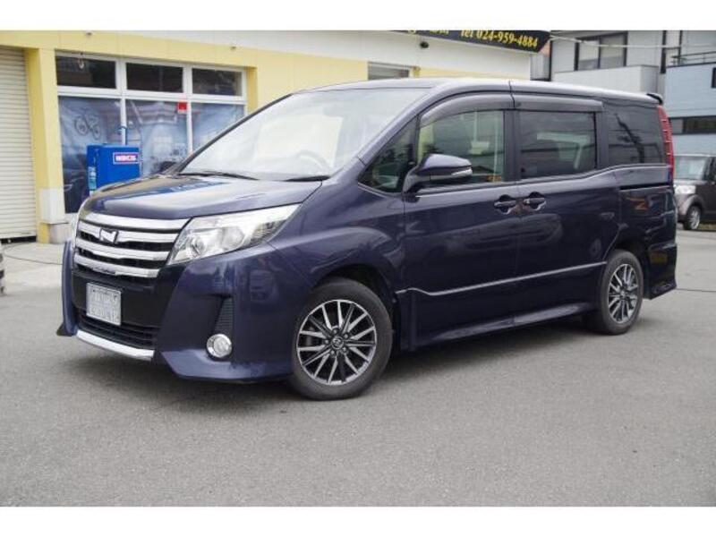 TOYOTA NOAH