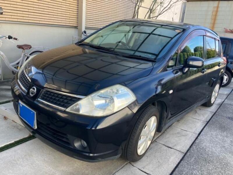 NISSAN TIIDA