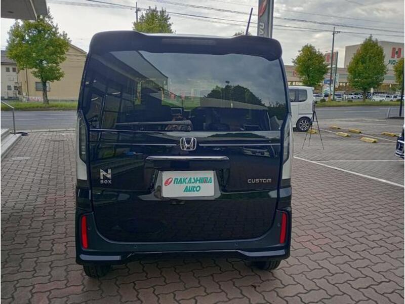 N BOX CUSTOM
