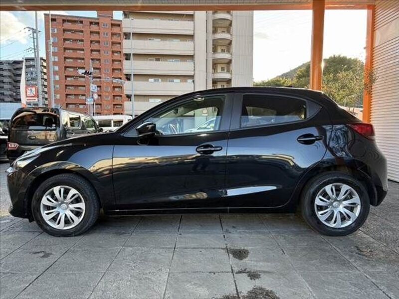 MAZDA2