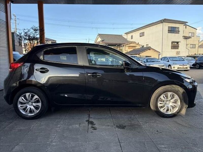 MAZDA2