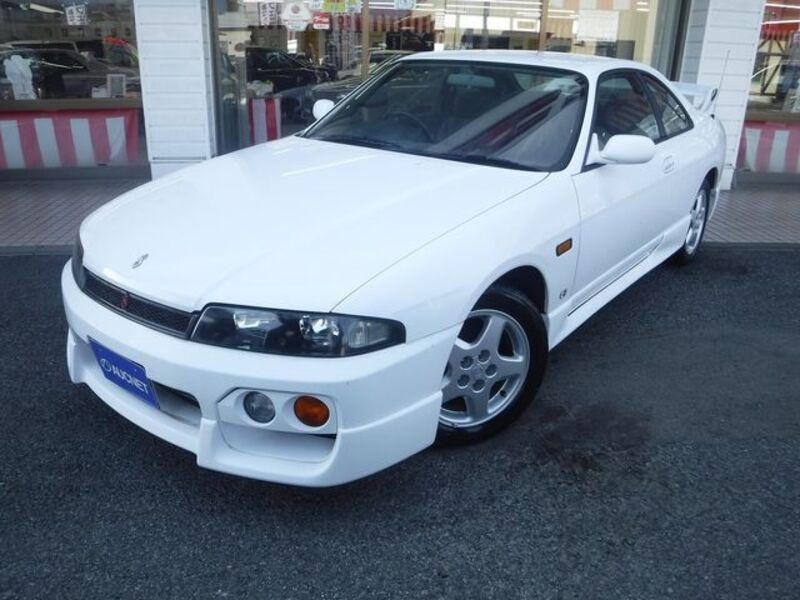 NISSAN SKYLINE