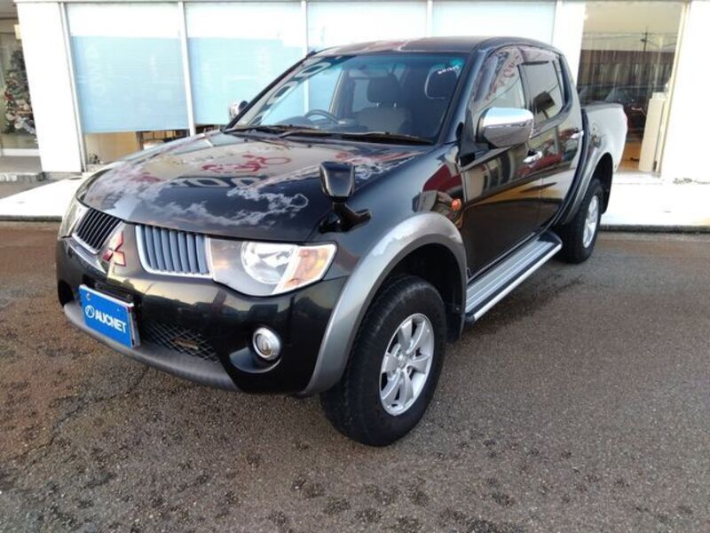 MITSUBISHI TRITON