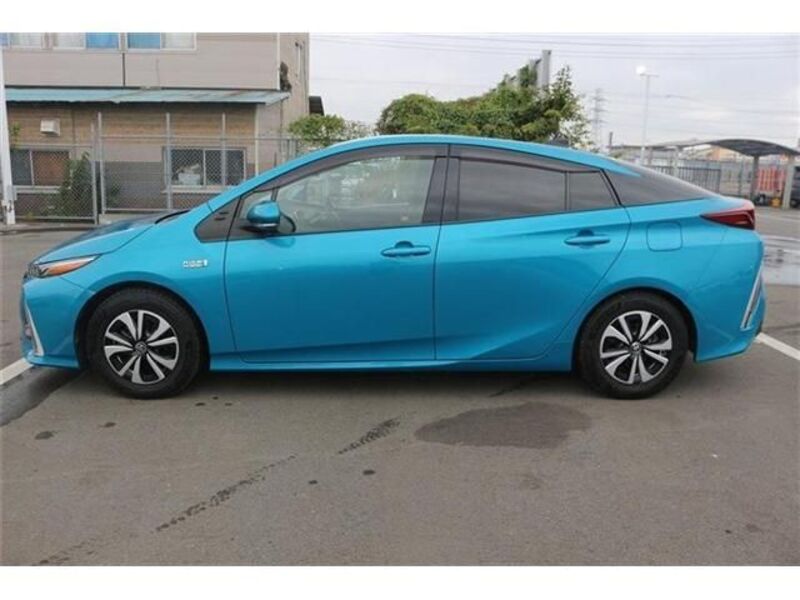 PRIUS PHV