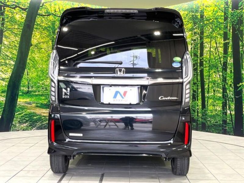 N BOX CUSTOM