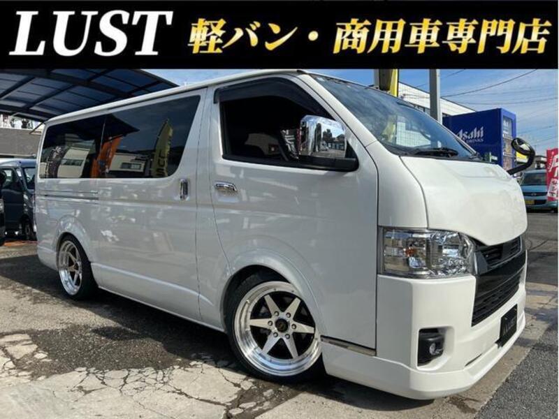 TOYOTA HIACE VAN