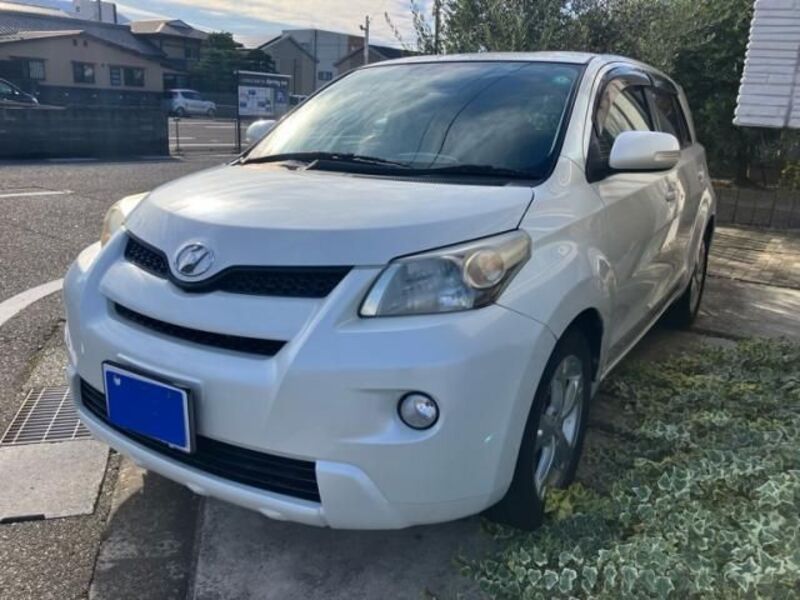 TOYOTA IST