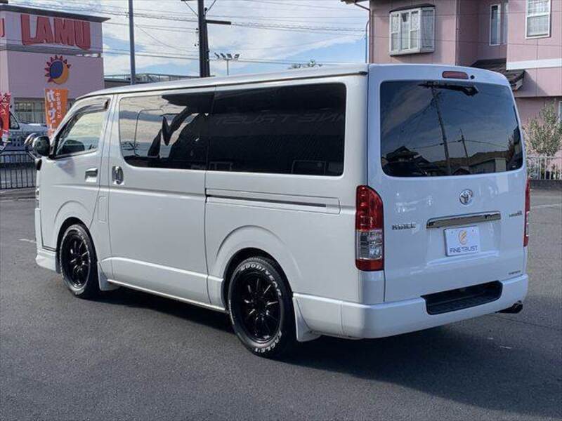 HIACE VAN