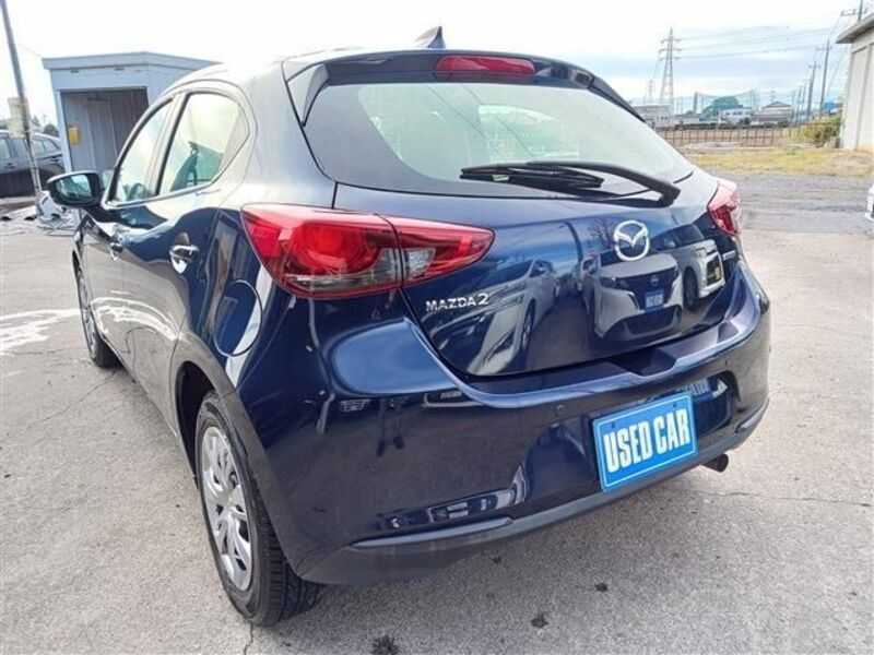 MAZDA2