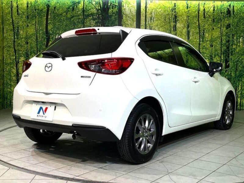 MAZDA2