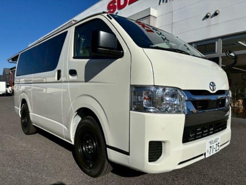TOYOTA HIACE
