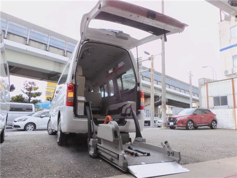 NISSAN NV350 CARAVAN