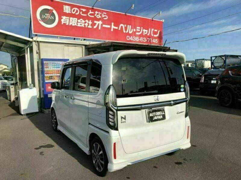 N BOX CUSTOM