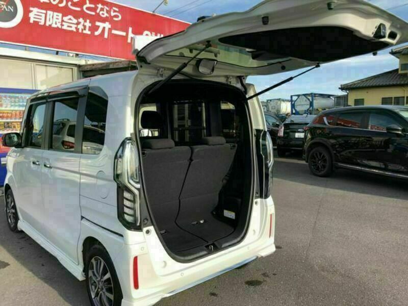 N BOX CUSTOM